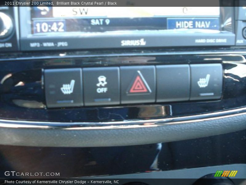 Brilliant Black Crystal Pearl / Black 2011 Chrysler 200 Limited