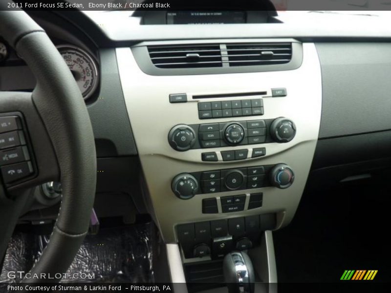 Ebony Black / Charcoal Black 2011 Ford Focus SE Sedan
