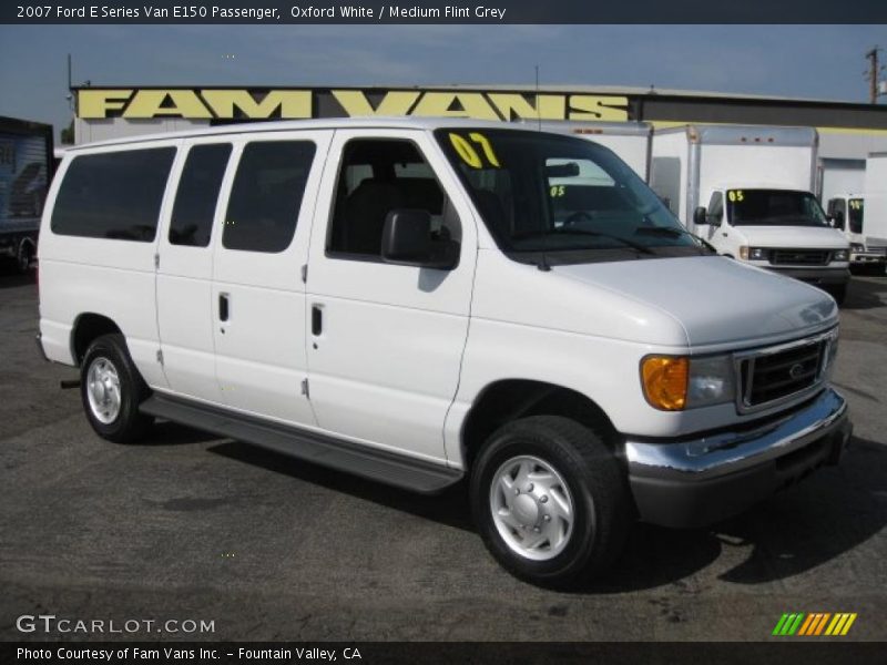 Oxford White / Medium Flint Grey 2007 Ford E Series Van E150 Passenger