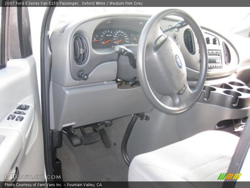 Oxford White / Medium Flint Grey 2007 Ford E Series Van E150 Passenger