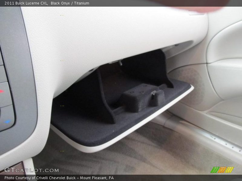 Black Onyx / Titanium 2011 Buick Lucerne CXL