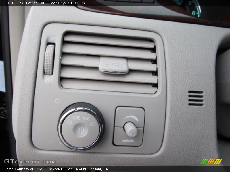 Black Onyx / Titanium 2011 Buick Lucerne CXL