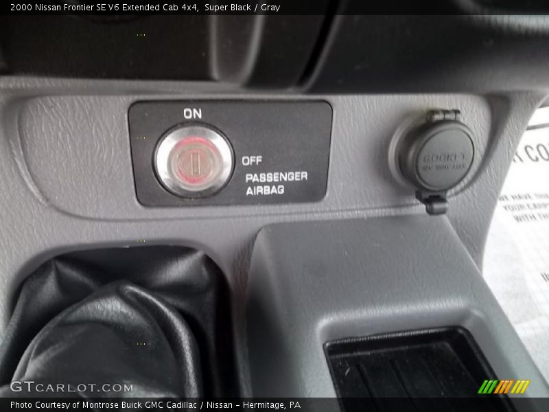 Super Black / Gray 2000 Nissan Frontier SE V6 Extended Cab 4x4