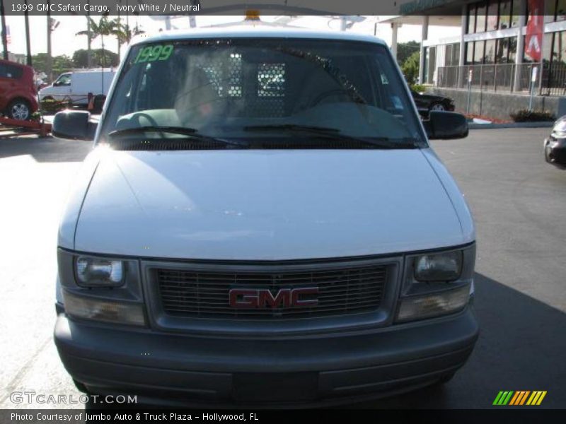 Ivory White / Neutral 1999 GMC Safari Cargo