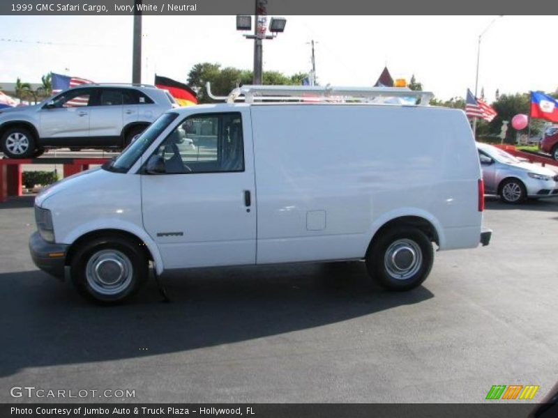 Ivory White / Neutral 1999 GMC Safari Cargo