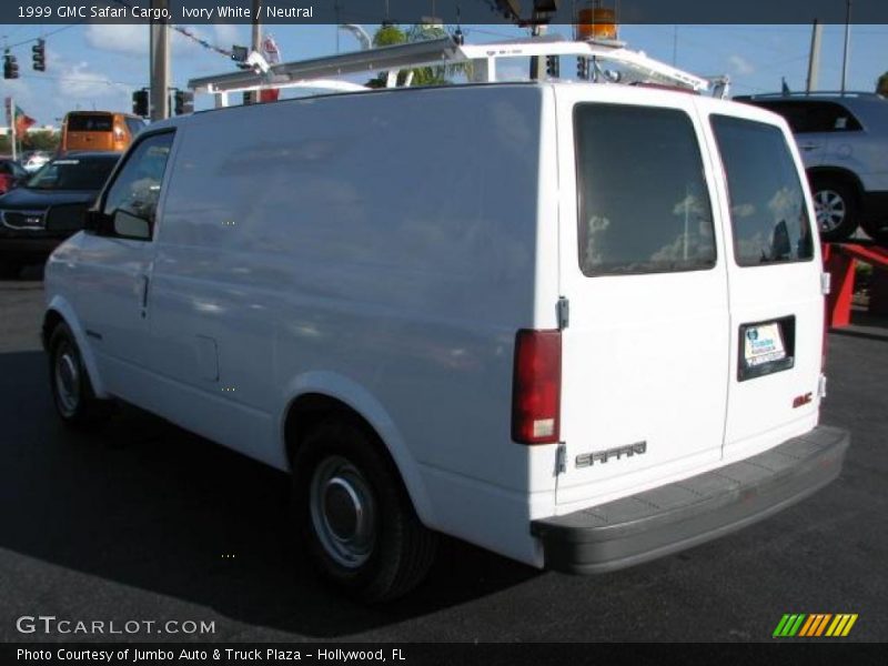 Ivory White / Neutral 1999 GMC Safari Cargo