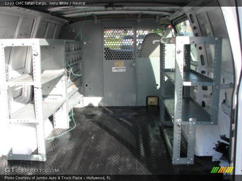 Ivory White / Neutral 1999 GMC Safari Cargo