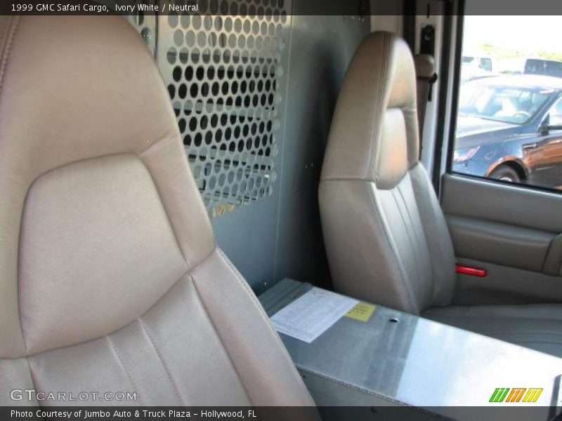 Ivory White / Neutral 1999 GMC Safari Cargo