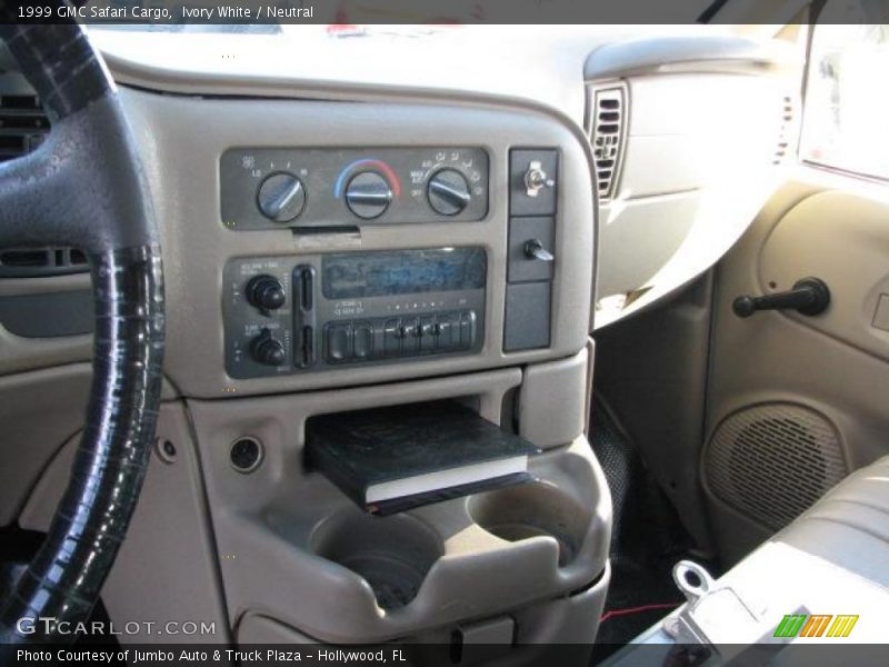 Ivory White / Neutral 1999 GMC Safari Cargo