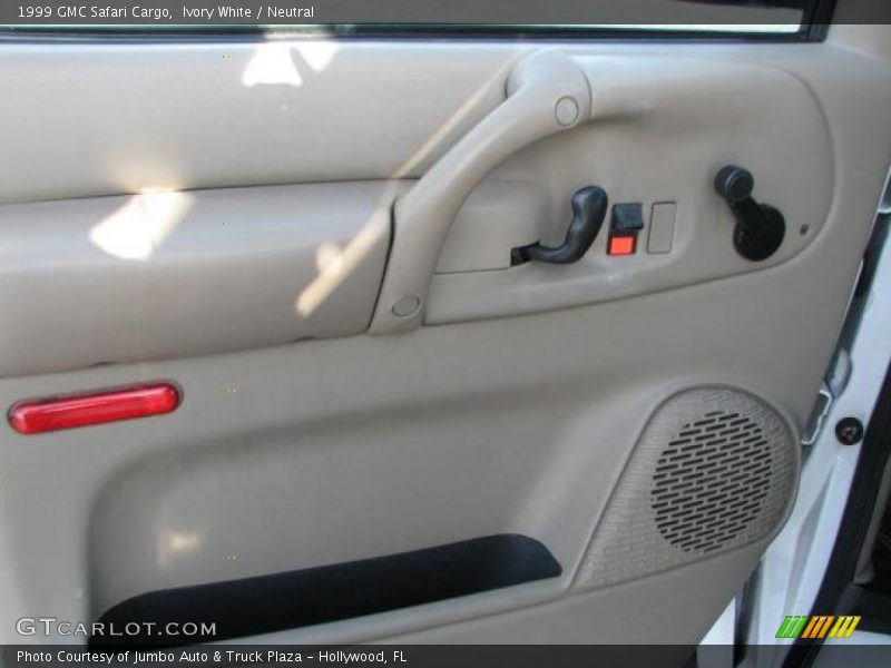 Ivory White / Neutral 1999 GMC Safari Cargo