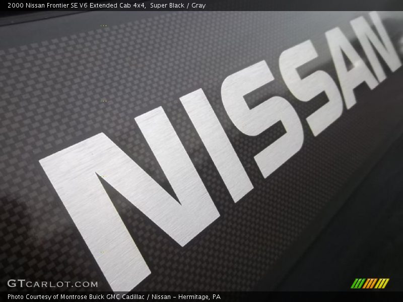 Super Black / Gray 2000 Nissan Frontier SE V6 Extended Cab 4x4