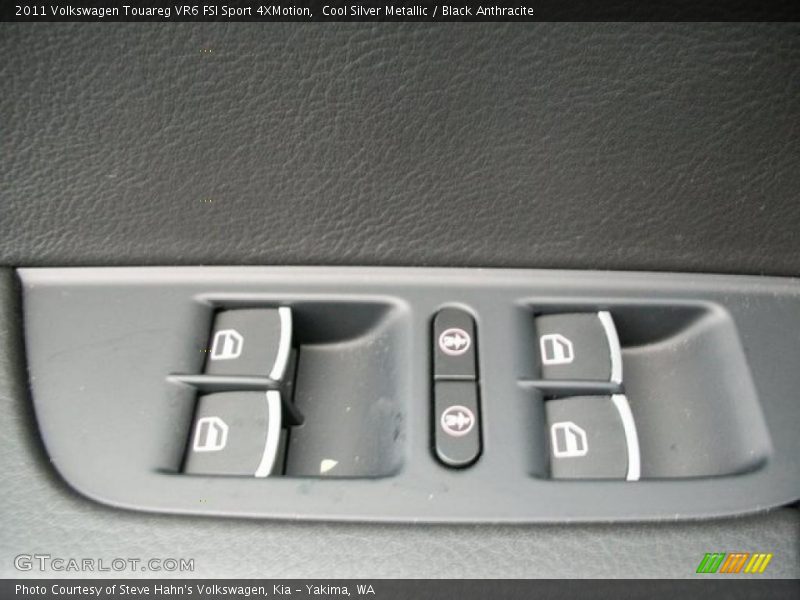Cool Silver Metallic / Black Anthracite 2011 Volkswagen Touareg VR6 FSI Sport 4XMotion