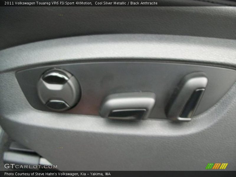 Cool Silver Metallic / Black Anthracite 2011 Volkswagen Touareg VR6 FSI Sport 4XMotion