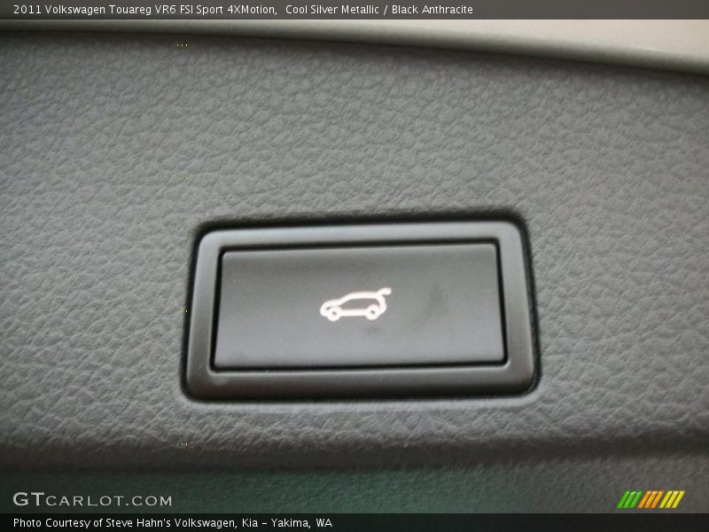 Cool Silver Metallic / Black Anthracite 2011 Volkswagen Touareg VR6 FSI Sport 4XMotion