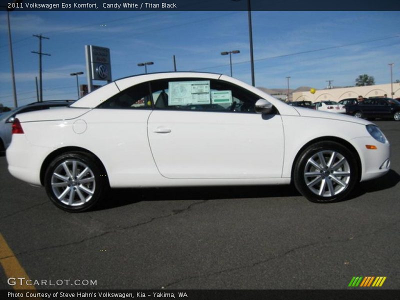 Candy White / Titan Black 2011 Volkswagen Eos Komfort