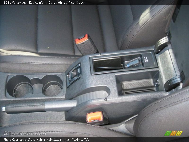 Candy White / Titan Black 2011 Volkswagen Eos Komfort