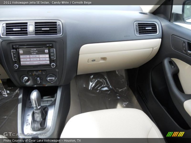 Candy White / Cornsilk Beige 2011 Volkswagen Jetta SE Sedan