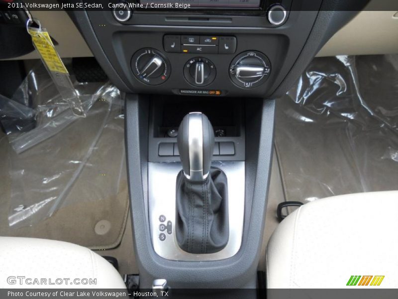 Candy White / Cornsilk Beige 2011 Volkswagen Jetta SE Sedan