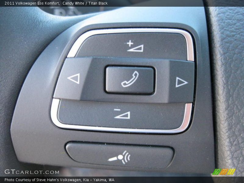 Candy White / Titan Black 2011 Volkswagen Eos Komfort