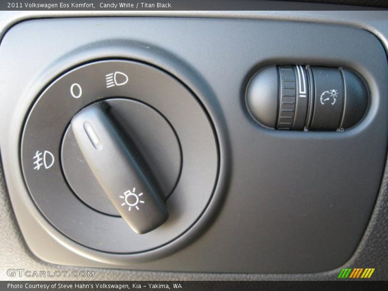 Candy White / Titan Black 2011 Volkswagen Eos Komfort