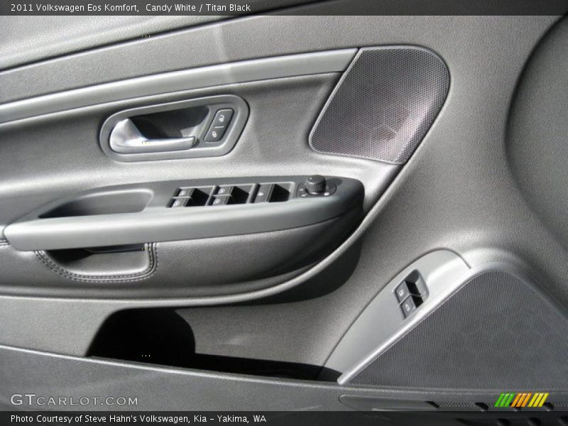 Candy White / Titan Black 2011 Volkswagen Eos Komfort