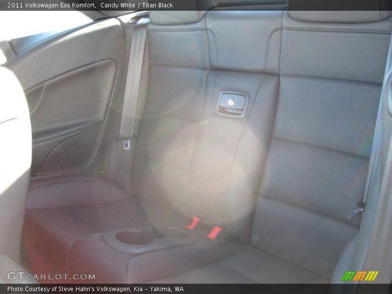 Candy White / Titan Black 2011 Volkswagen Eos Komfort