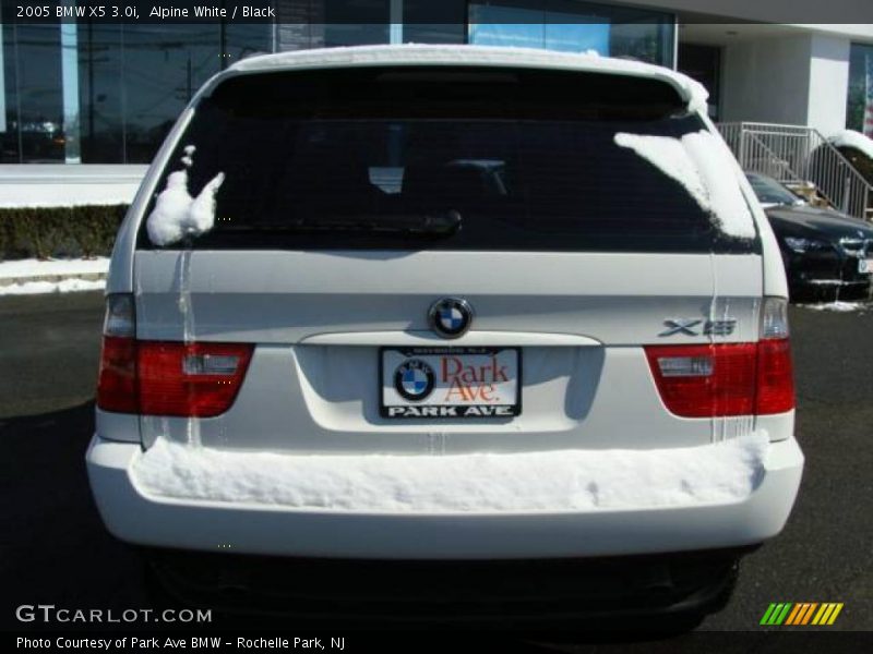 Alpine White / Black 2005 BMW X5 3.0i