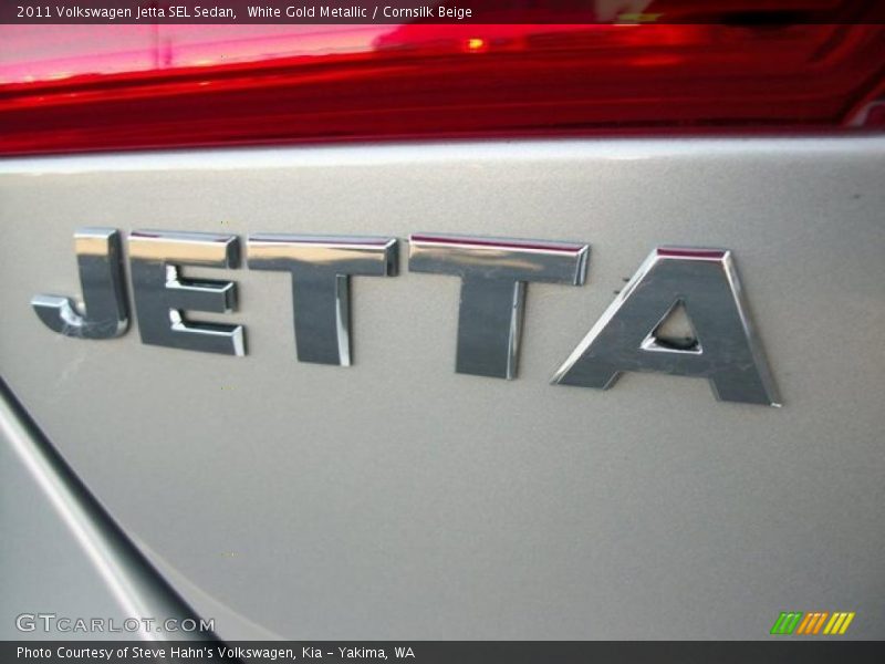 White Gold Metallic / Cornsilk Beige 2011 Volkswagen Jetta SEL Sedan