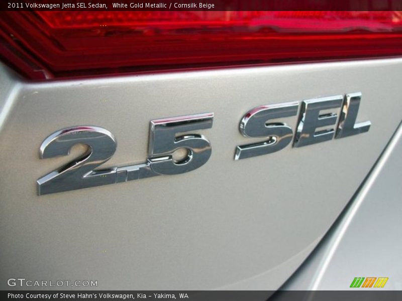 White Gold Metallic / Cornsilk Beige 2011 Volkswagen Jetta SEL Sedan