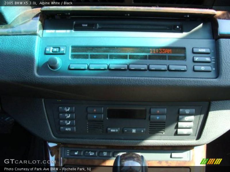 Alpine White / Black 2005 BMW X5 3.0i