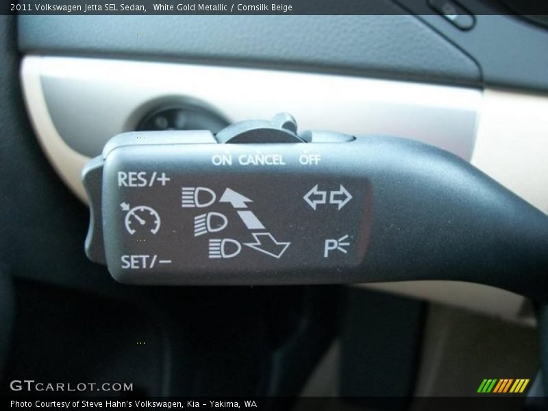 White Gold Metallic / Cornsilk Beige 2011 Volkswagen Jetta SEL Sedan