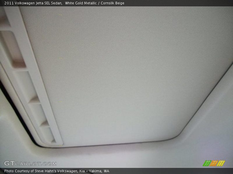 White Gold Metallic / Cornsilk Beige 2011 Volkswagen Jetta SEL Sedan