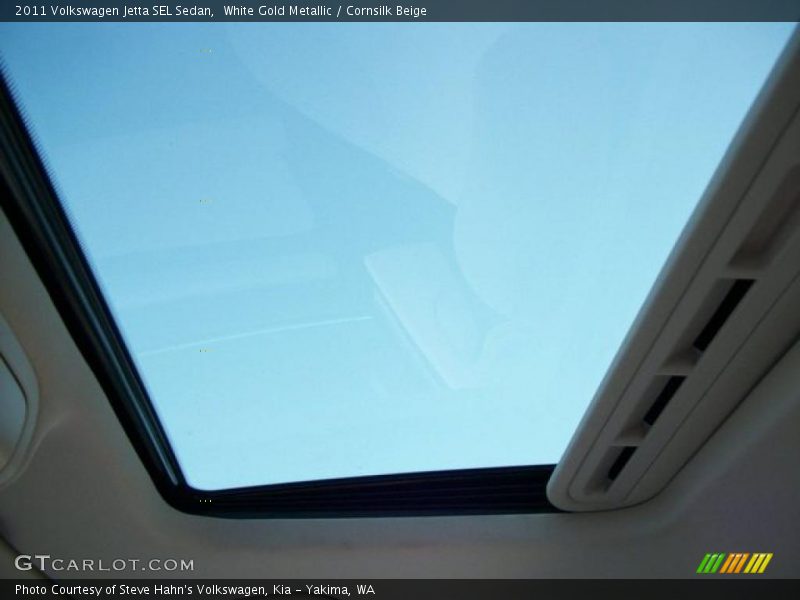 White Gold Metallic / Cornsilk Beige 2011 Volkswagen Jetta SEL Sedan