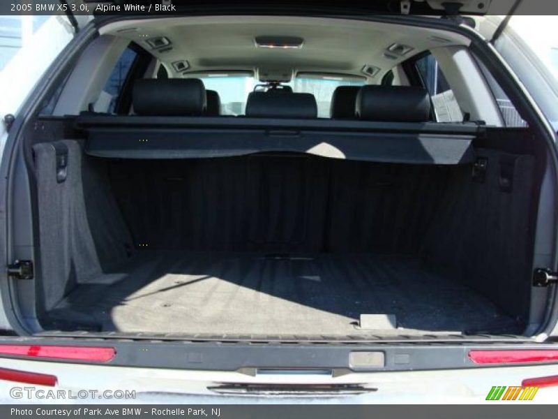 Alpine White / Black 2005 BMW X5 3.0i