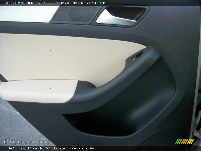 White Gold Metallic / Cornsilk Beige 2011 Volkswagen Jetta SEL Sedan