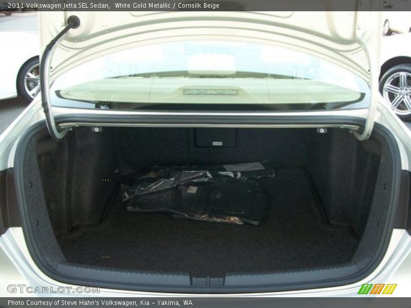 White Gold Metallic / Cornsilk Beige 2011 Volkswagen Jetta SEL Sedan