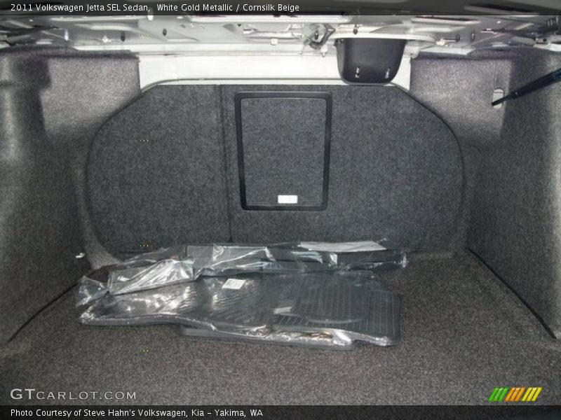 White Gold Metallic / Cornsilk Beige 2011 Volkswagen Jetta SEL Sedan