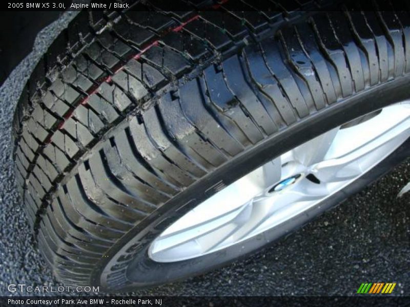 Alpine White / Black 2005 BMW X5 3.0i