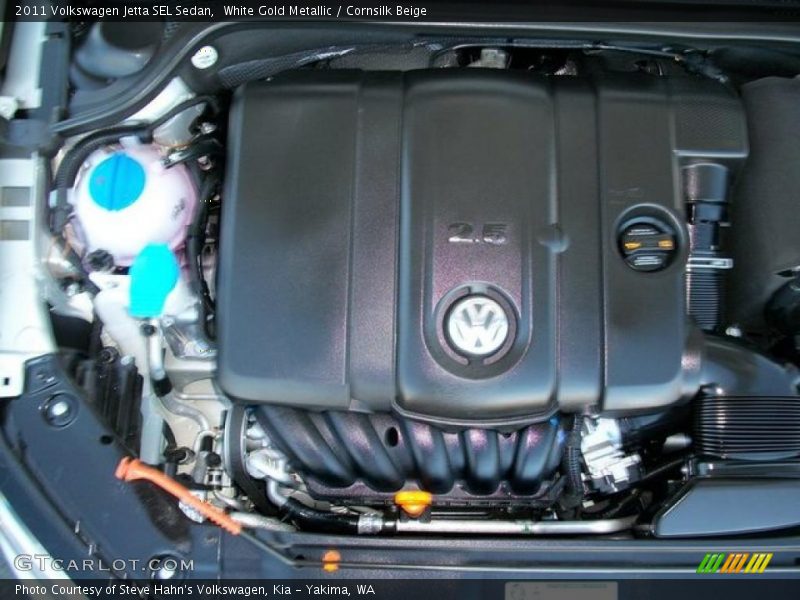 White Gold Metallic / Cornsilk Beige 2011 Volkswagen Jetta SEL Sedan