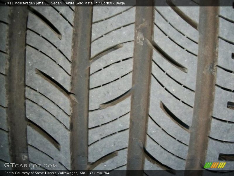 White Gold Metallic / Cornsilk Beige 2011 Volkswagen Jetta SEL Sedan