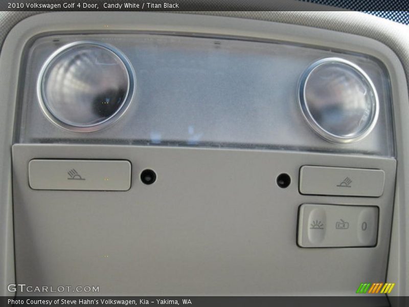 Candy White / Titan Black 2010 Volkswagen Golf 4 Door