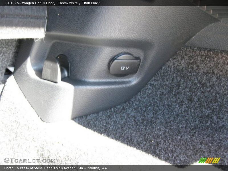 Candy White / Titan Black 2010 Volkswagen Golf 4 Door