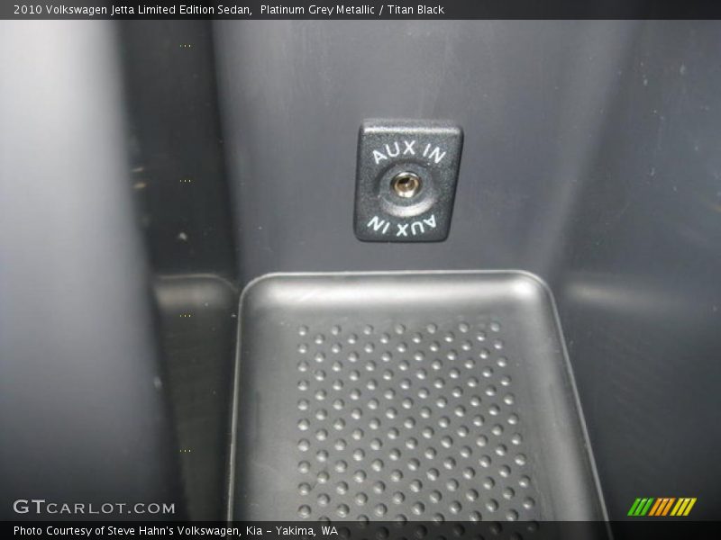 Platinum Grey Metallic / Titan Black 2010 Volkswagen Jetta Limited Edition Sedan