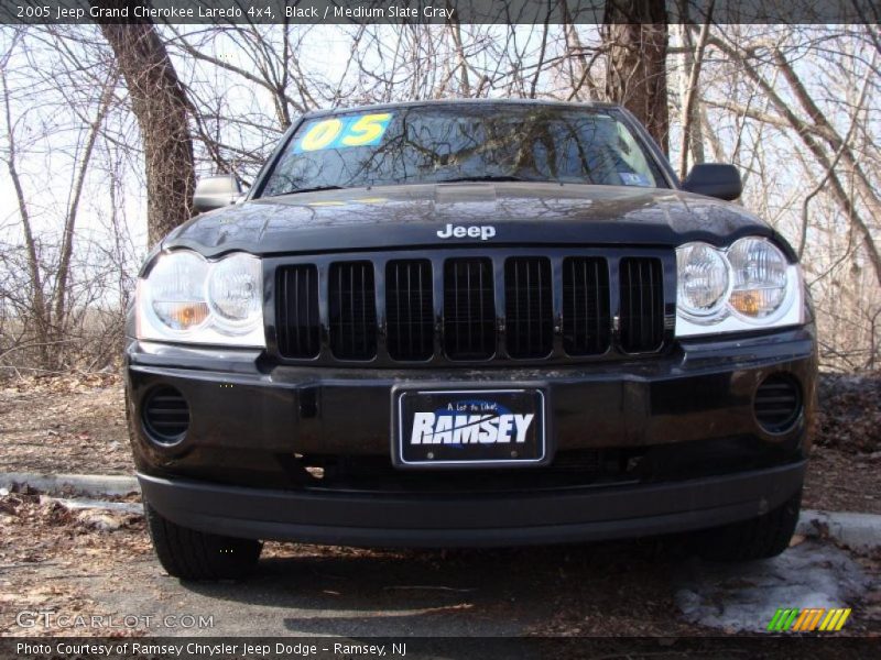 Black / Medium Slate Gray 2005 Jeep Grand Cherokee Laredo 4x4