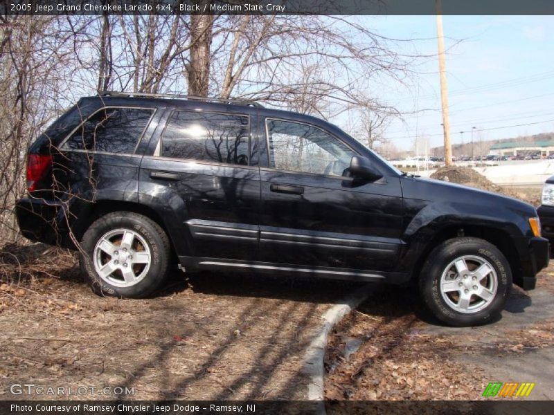 Black / Medium Slate Gray 2005 Jeep Grand Cherokee Laredo 4x4