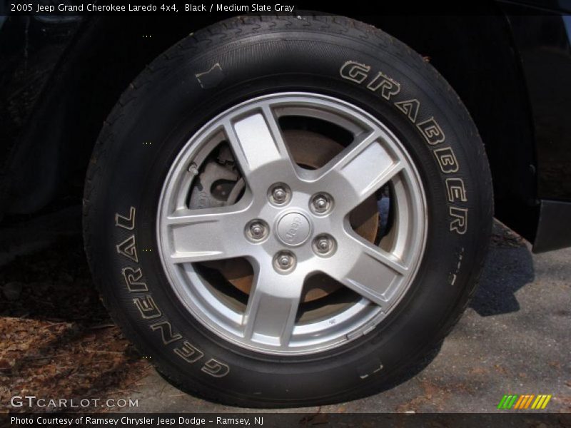 Black / Medium Slate Gray 2005 Jeep Grand Cherokee Laredo 4x4