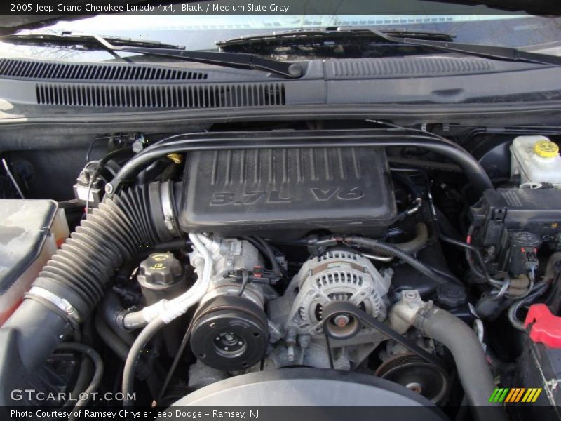 Black / Medium Slate Gray 2005 Jeep Grand Cherokee Laredo 4x4