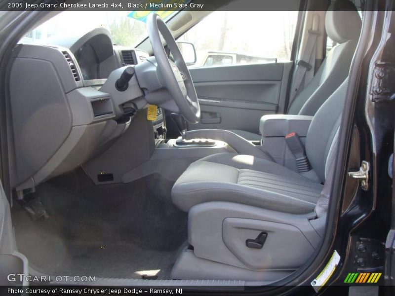 Black / Medium Slate Gray 2005 Jeep Grand Cherokee Laredo 4x4