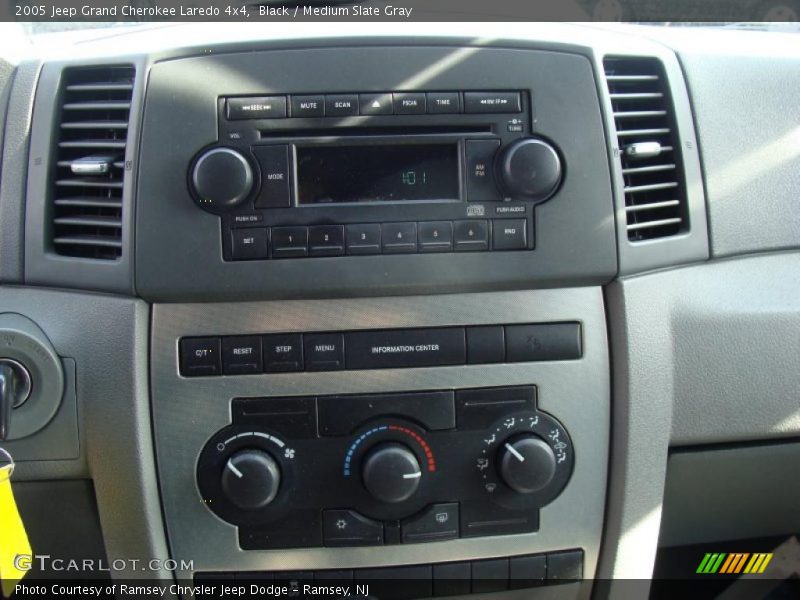 Black / Medium Slate Gray 2005 Jeep Grand Cherokee Laredo 4x4