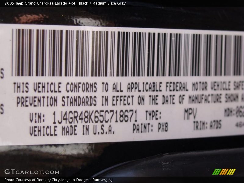 Black / Medium Slate Gray 2005 Jeep Grand Cherokee Laredo 4x4